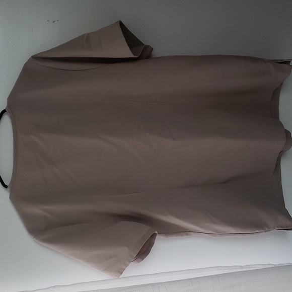 Womens XL FIGS scrub top in Beige - Picture 5 of 5